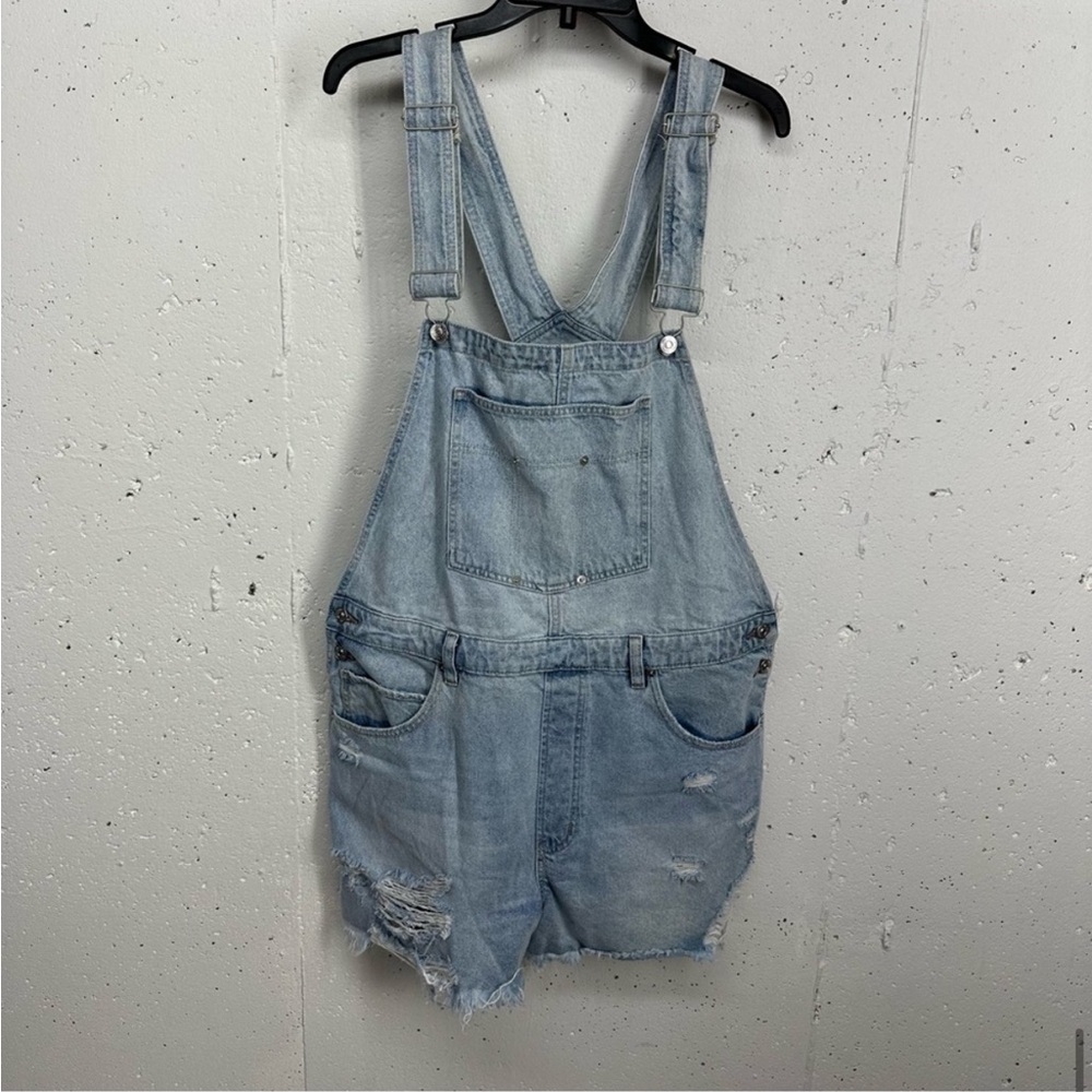 We The Free People Size XL Distressed Raw Hem Overall Jeans Shorts